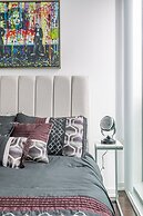 GLOBALSTAY. Maple Leaf Square