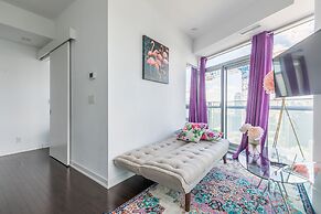 GLOBALSTAY. Maple Leaf Square