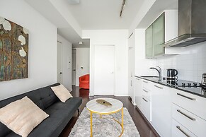 GLOBALSTAY. Maple Leaf Square