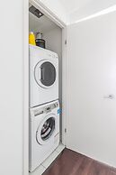 GLOBALSTAY. Maple Leaf Square