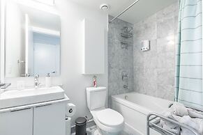 GLOBALSTAY. Maple Leaf Square