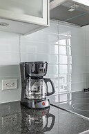 GLOBALSTAY. Maple Leaf Square