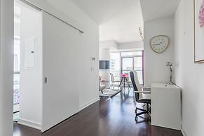 GLOBALSTAY. Maple Leaf Square