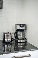 GLOBALSTAY. Maple Leaf Square