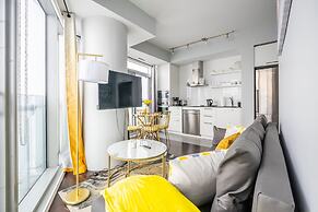 GLOBALSTAY. Maple Leaf Square