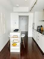 GLOBALSTAY. Maple Leaf Square