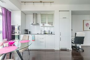 GLOBALSTAY. Maple Leaf Square