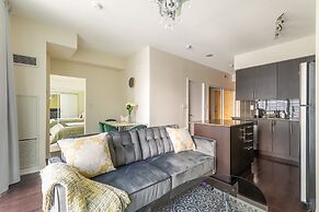 GLOBALSTAY. Maple Leaf Square