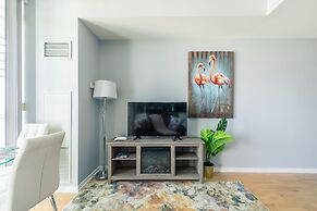 GLOBALSTAY. Maple Leaf Square