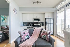 GLOBALSTAY. Maple Leaf Square