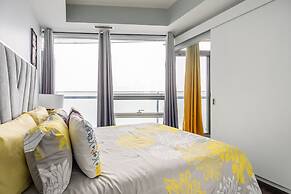 GLOBALSTAY. Maple Leaf Square