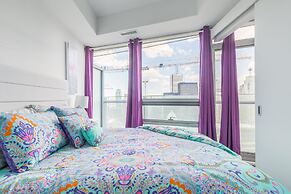 GLOBALSTAY. Maple Leaf Square