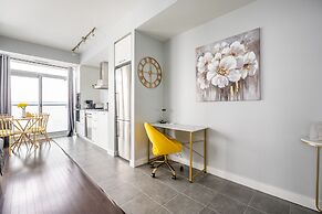 GLOBALSTAY. Maple Leaf Square