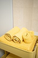 GLOBALSTAY. Maple Leaf Square