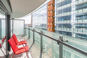 GLOBALSTAY. Maple Leaf Square