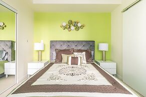 GLOBALSTAY. Maple Leaf Square