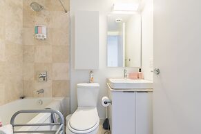 GLOBALSTAY. Maple Leaf Square