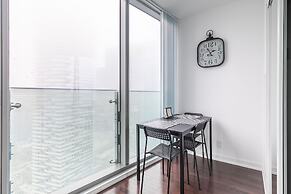 GLOBALSTAY. Maple Leaf Square