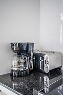 GLOBALSTAY. Maple Leaf Square