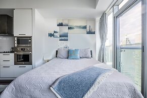 GLOBALSTAY. Maple Leaf Square