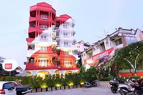 Royal Night Bazaar Hotel