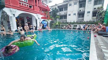 Royal Night Bazaar Hotel