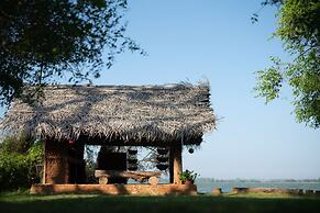 Flameback Eco Lodge