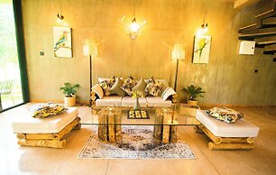 Flameback Eco Lodge