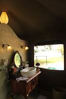 Flameback Eco Lodge