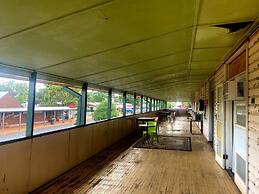 The Royal Carrangarra Hotel