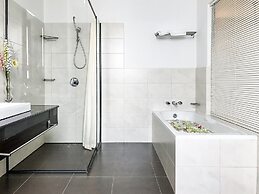 Syphon Hotel & Apartment