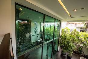 Syphon Hotel & Apartment