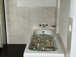 Syphon Hotel & Apartment