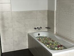 Syphon Hotel & Apartment