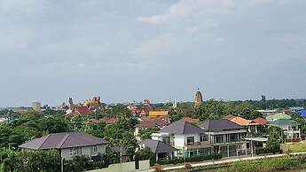 Sutharnlai Apartment