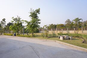 S Ville Resort