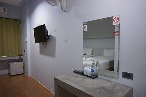 C2U Hotel Uthai Thani - Adults Only