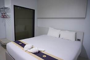 C2U Hotel Uthai Thani - Adults Only