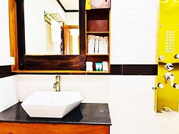 Hello Cambodia Boutique