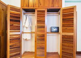 Hello Cambodia Boutique