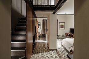 1926 Le Parisot Boutique Suites