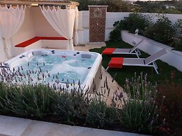 REFUGE OF THE PAGANI