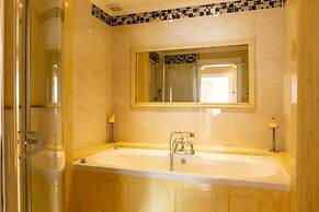 The Lodge On The Loch