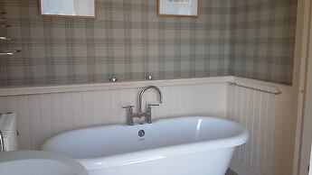 The Lodge On The Loch