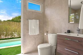 Boca Catalina Modern Villa