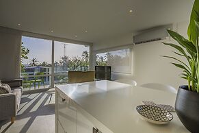 Boca Catalina Modern Villa