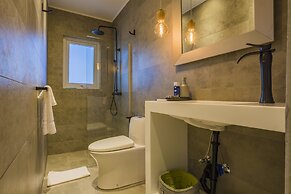 Boca Catalina Modern Villa