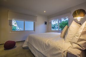 Boca Catalina Modern Villa