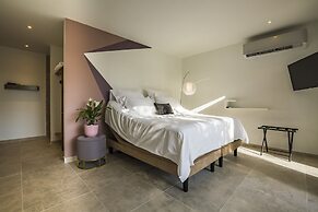 Boca Catalina Modern Villa