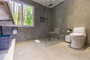 Boca Catalina Modern Villa